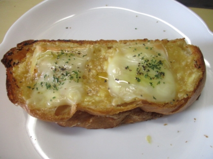 チイマルさん
こんばんは♪
ソフトフランスパン
で作りました。
味噌とチーズあいますね♪
食欲がでますね、追加でもう１個食べてしまいました。
ご馳走さま(^^♪