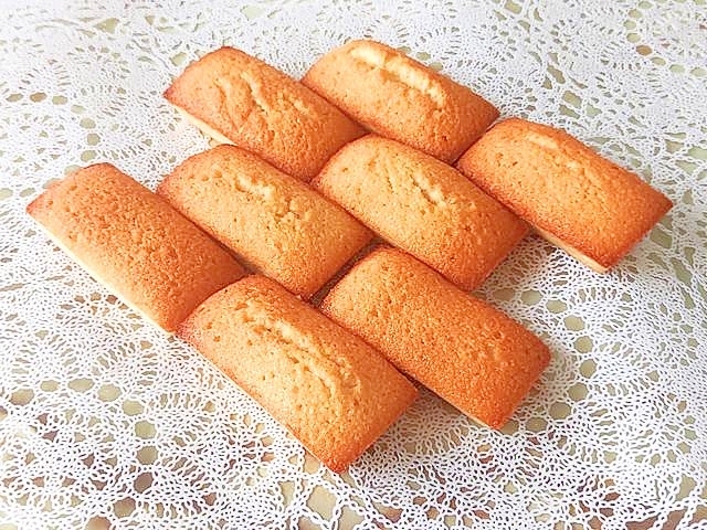 100均のシリコン型で!シンプル★フィナンシェ♪