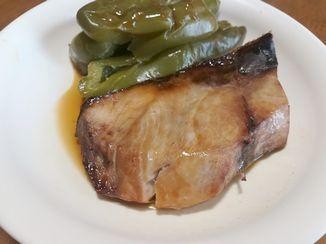 甘辛ぶりの照り焼き