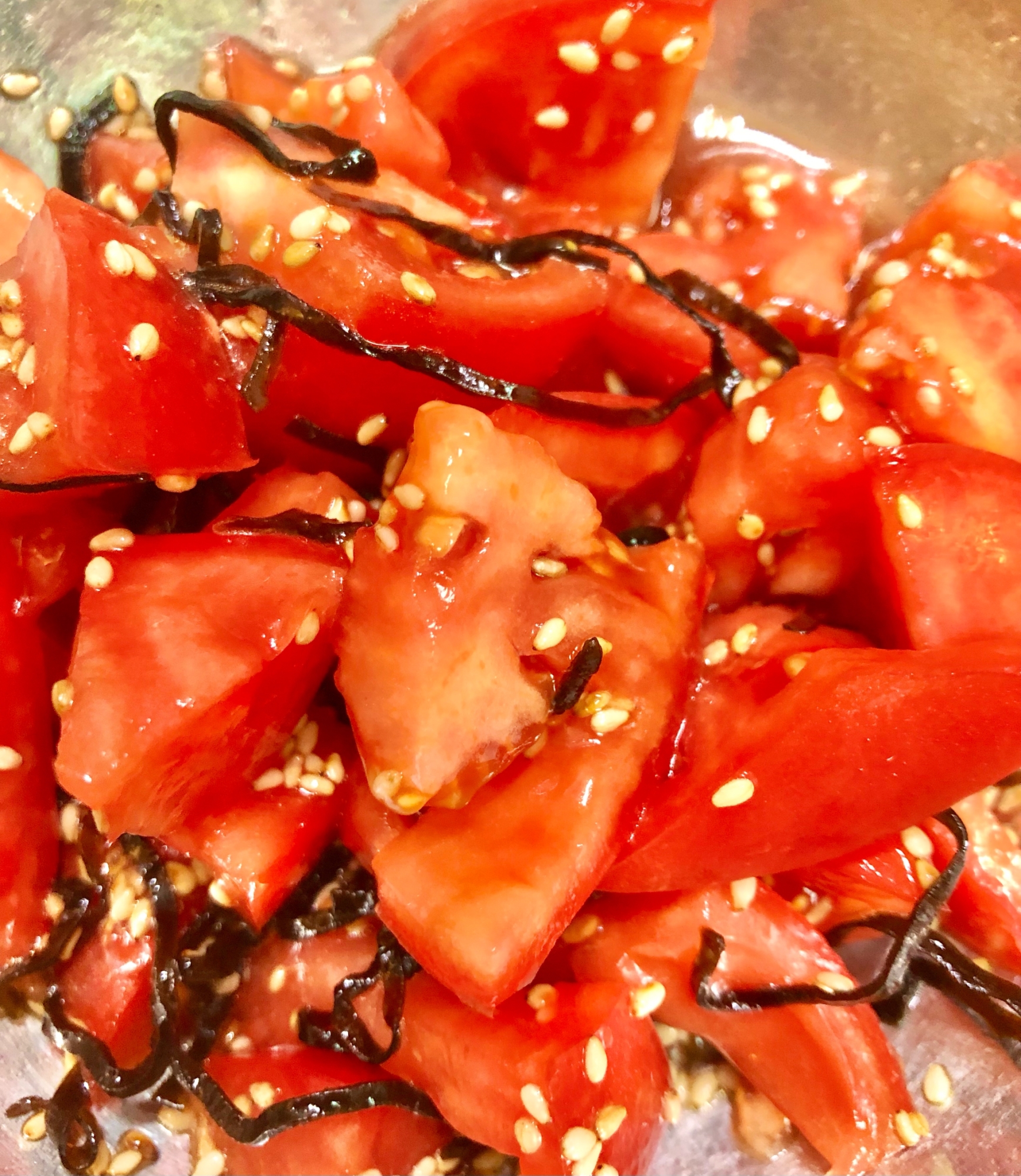 【合えるだけ！】トマトと塩昆布のサラダ