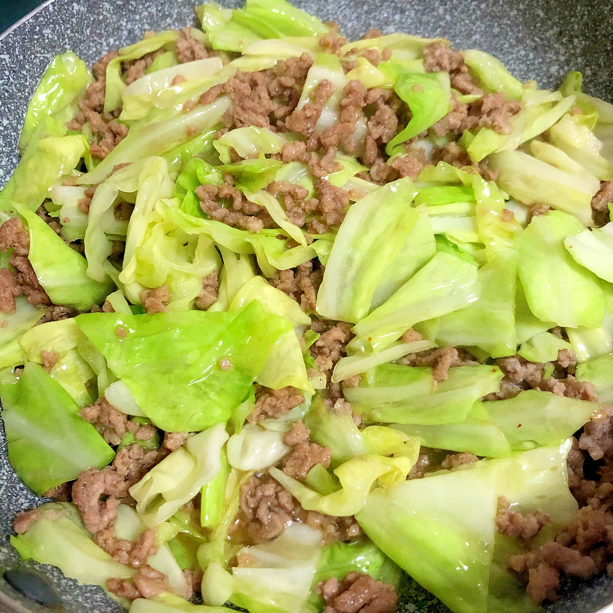 キャベツとひき肉の麺つゆ炒め