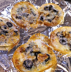 ブルーチーズ胡桃の餃子ピザ