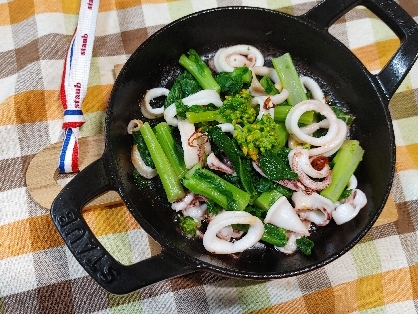 こんばんは〜お疲れ様です彡やっと作れたよ〜イカ久し振りに買ったよwでね菜花先週買ったやつ花が咲いちゃってたよぉw←早く使えwめちゃ美味でした39(^_-)-☆