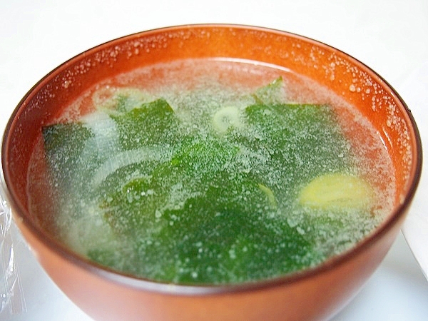 新玉とわかめの韓国スープ