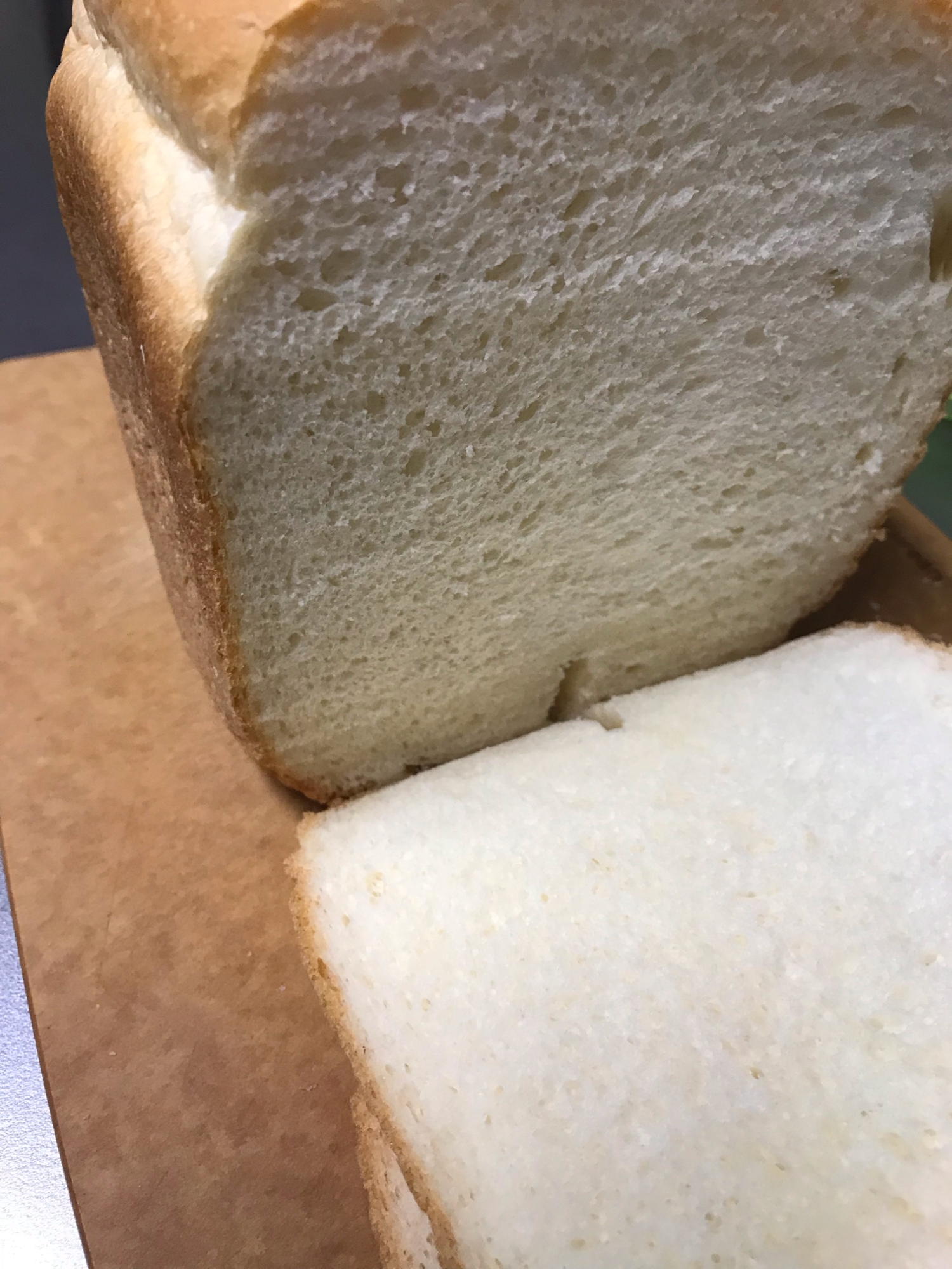 サンドイッチにもしやすいHB食パン
