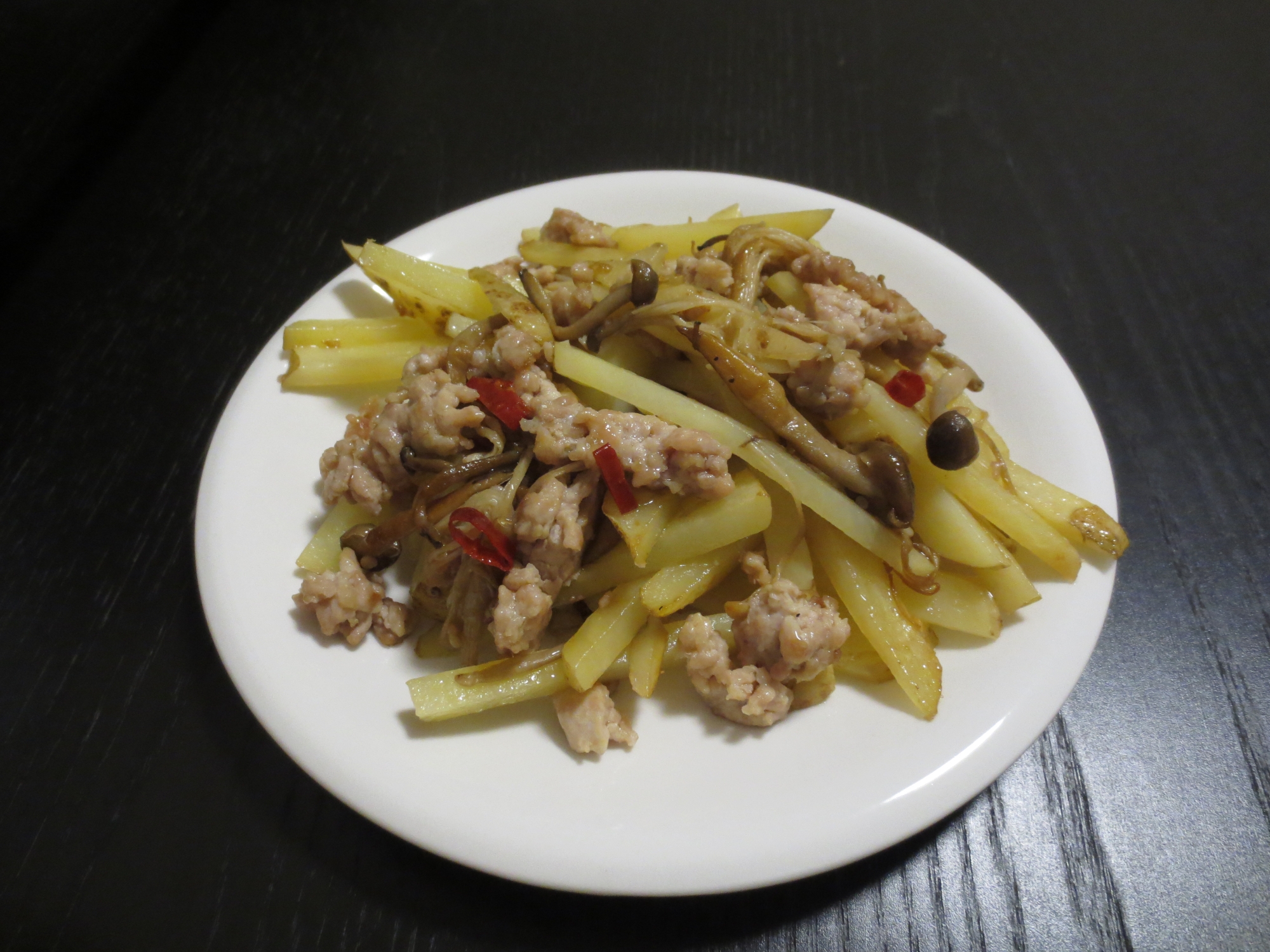 じゃがいもの鶏ひき肉炒め