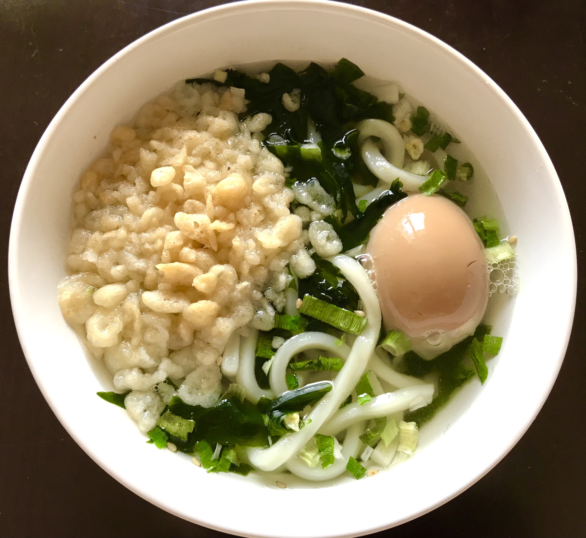 【簡単】煮卵入りわかめスープうどん