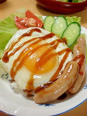 ひとりランチに 目玉焼きウインナー乗せごはん レシピ 作り方 By はちわれ413 楽天レシピ