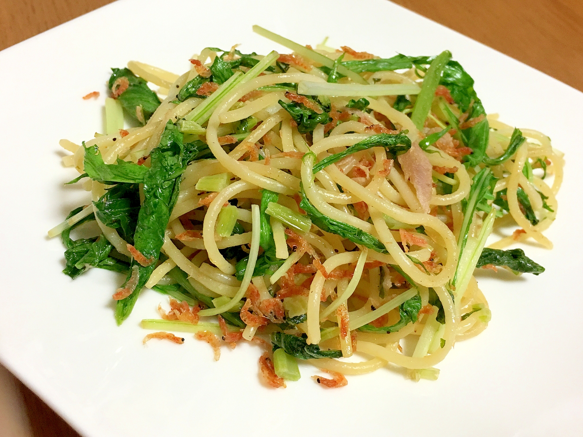 ツナ缶を使った小松菜とあみエビのパスタ