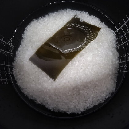 いつものご飯が美味しくなります♪　昆布だしご飯