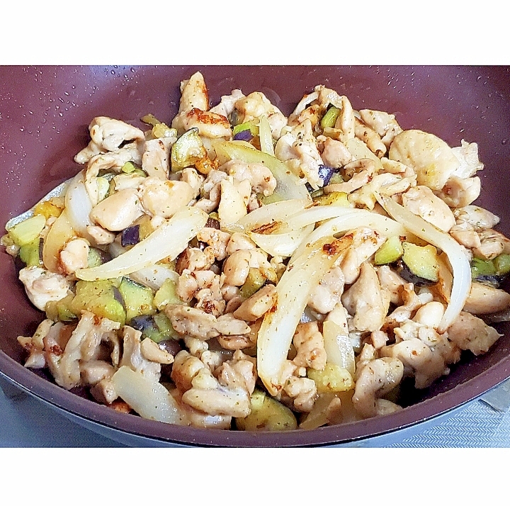 鶏肉とナスと玉ねぎの炒め物