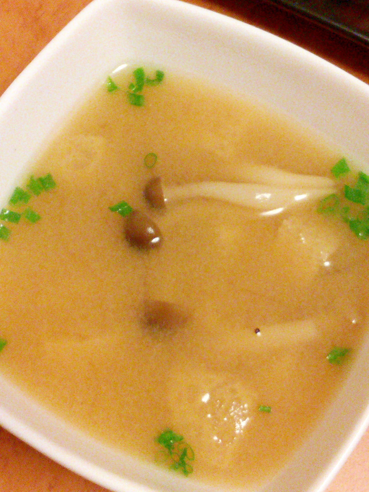 ぶなしめじと油揚げのお味噌汁 レシピ 作り方 By みずたまsweet 楽天レシピ ぶなしめじと油揚げのお味噌汁 レシピ 作り方 By みずたまsweet 楽天レシピ