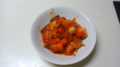 野菜多めで作ってみましたぁ～(*^^*)♪トマトの酸味が良い感じに効いて、美味しいぃ～(*^^*)♪かなり⁉作ったと思うのですが…あっという間に完食でしたぁ～♪