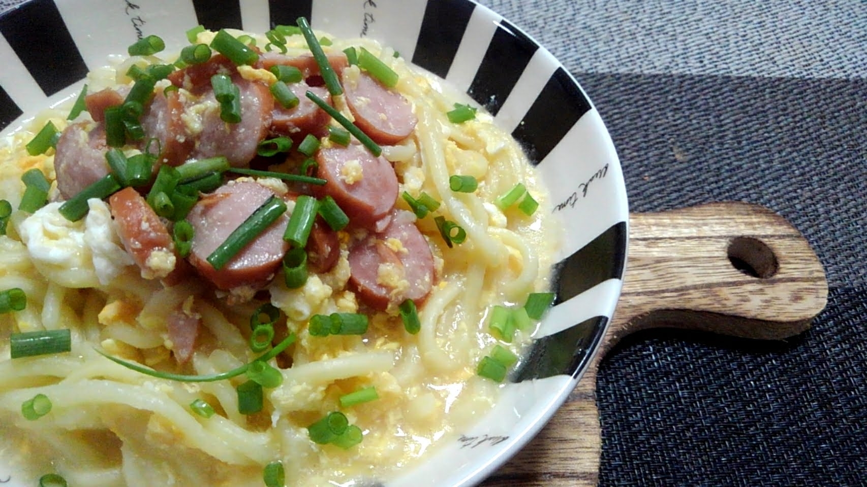 すりおろし玉ねぎウインナーたまご香味シャンタン麺☆