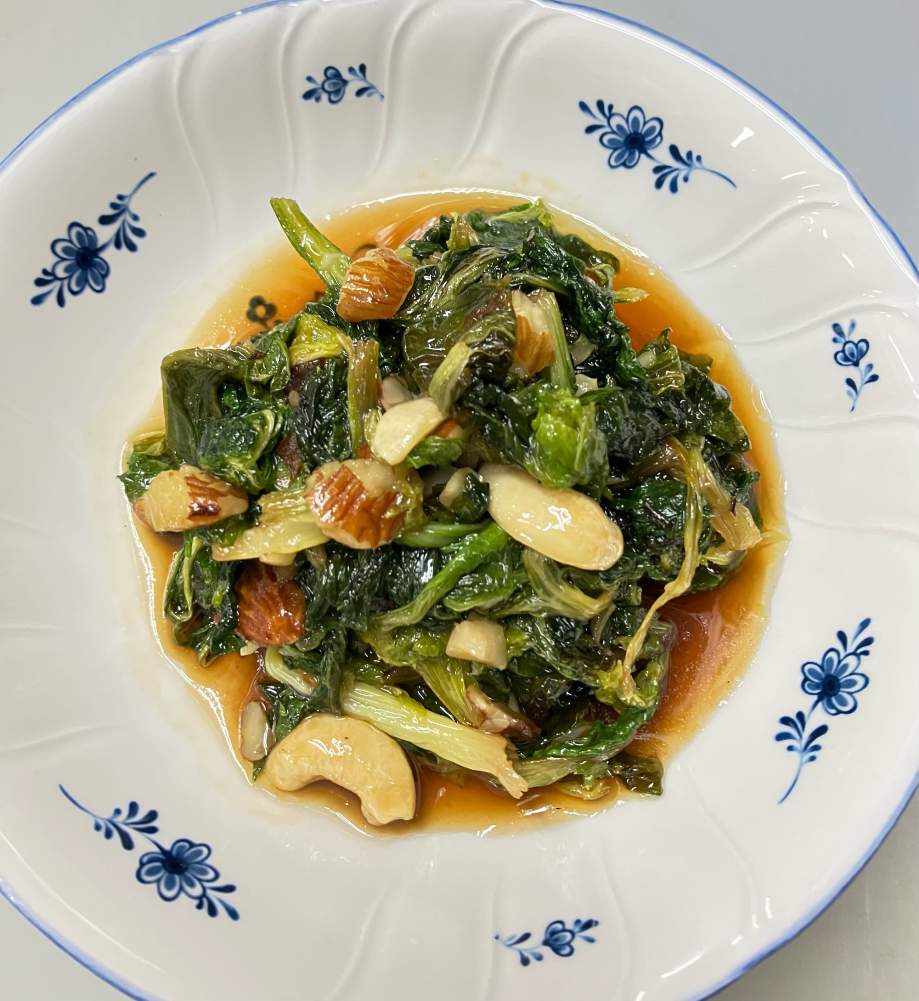 セロリ葉とナッツの煮浸し