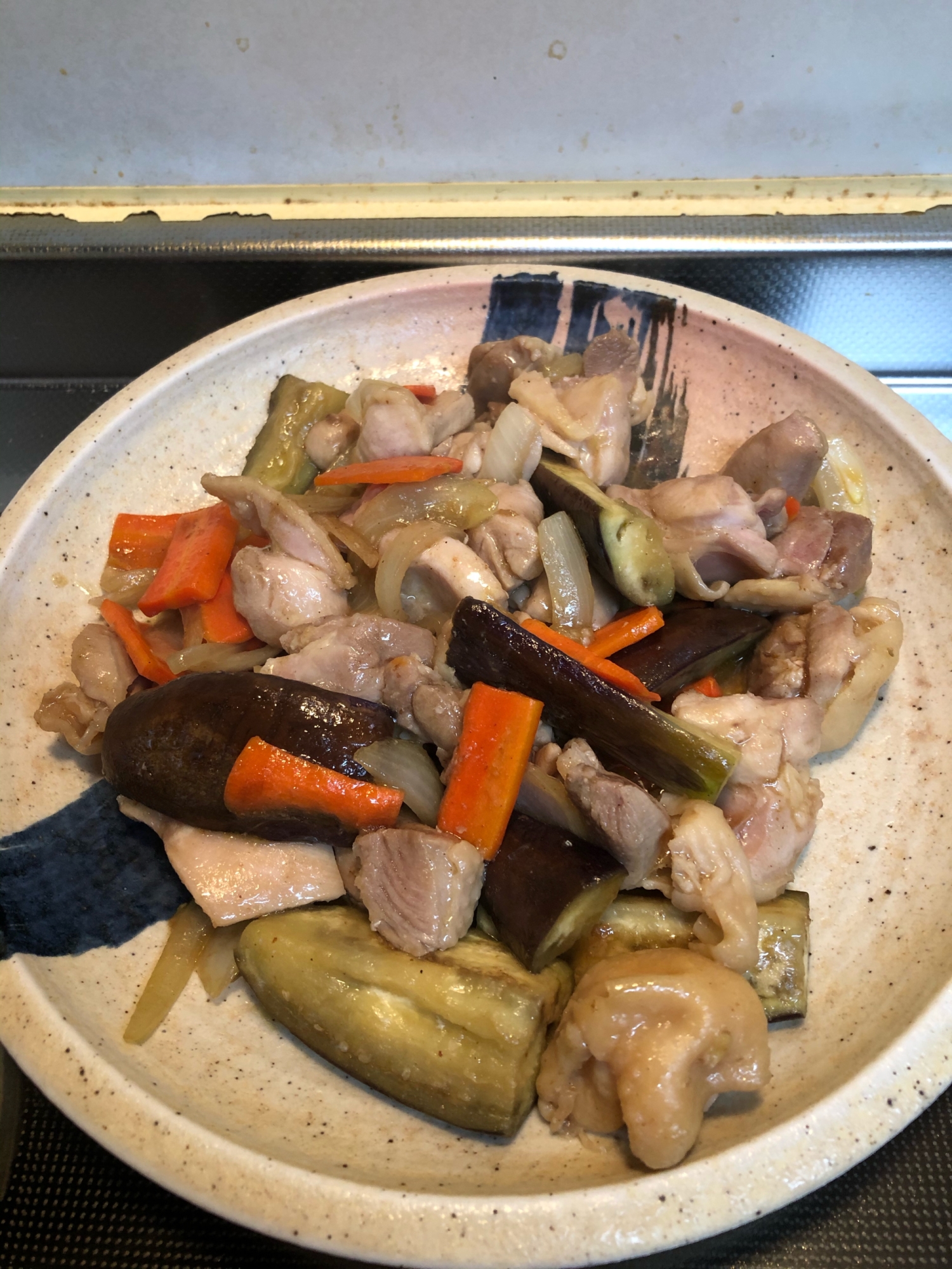 ご飯が進む♪鶏肉とナスの生姜炒め^_^