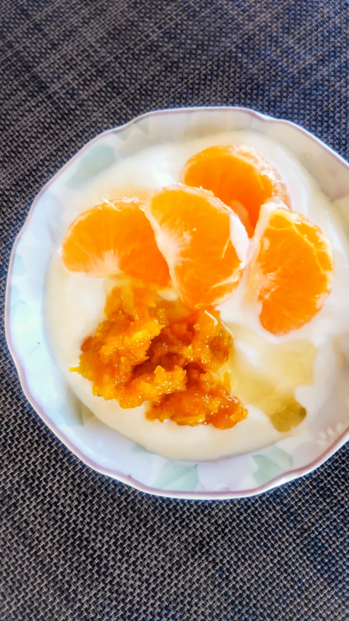 みかんとジャムのヨーグルト