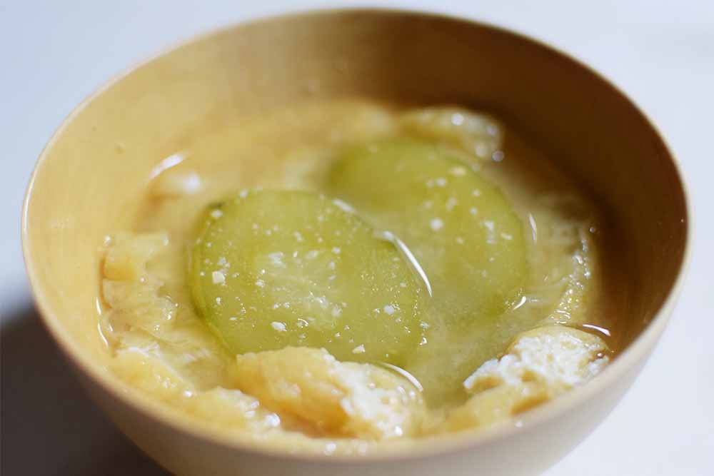 コツをおさえてびっくり美味しい!太きゅうりの味噌汁
