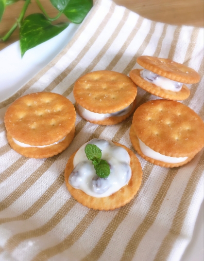 KASUMIさん、レーズンクリームクッキーを作りました♡ヨーグルトにレーズンの甘さが良く合わさって、とても美味しかったです。また作ります❣️