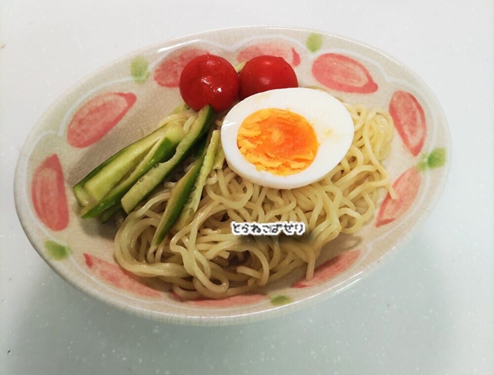 ゆで卵入り冷やし中華
