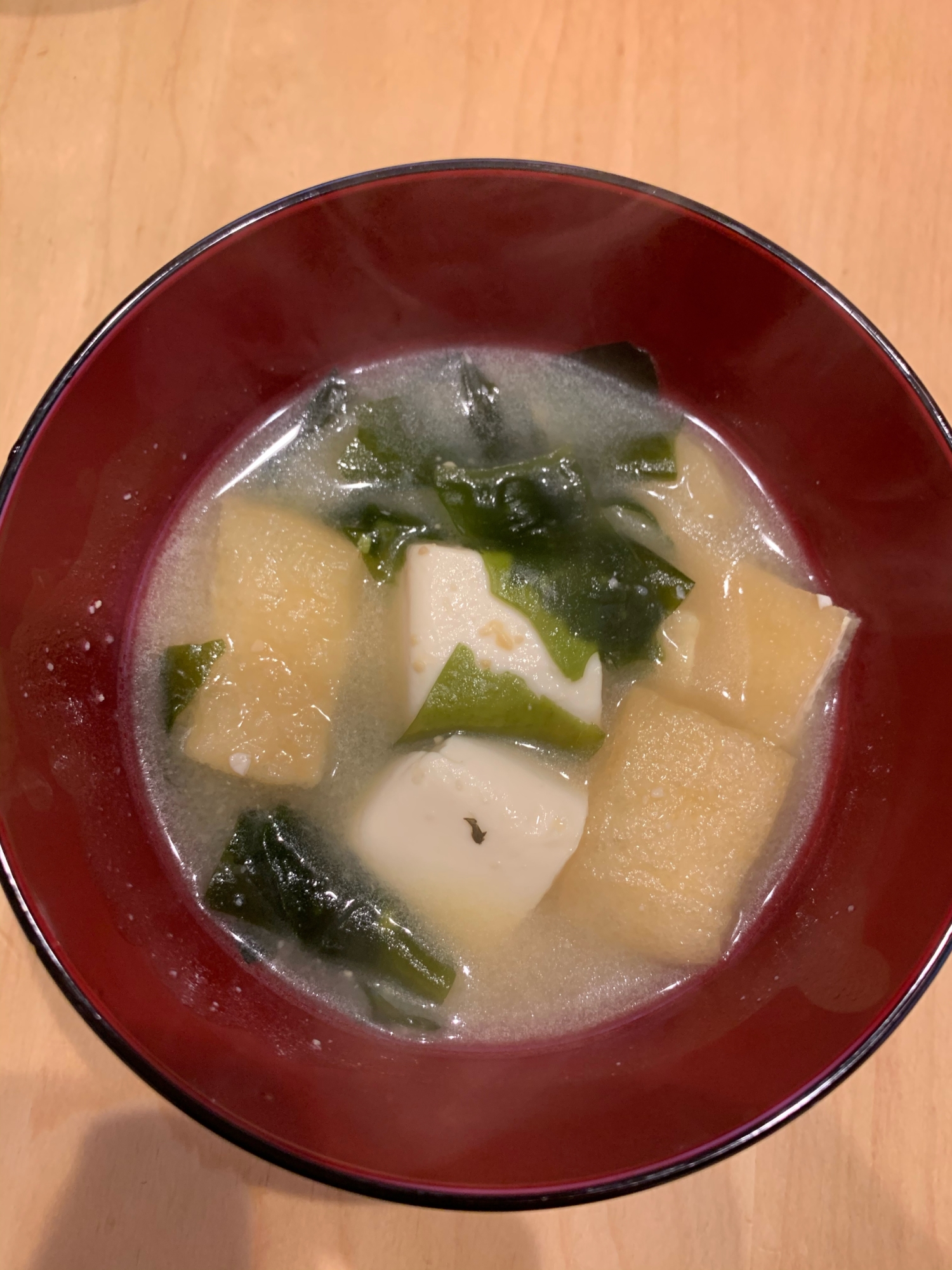 油揚げと豆腐の味噌汁