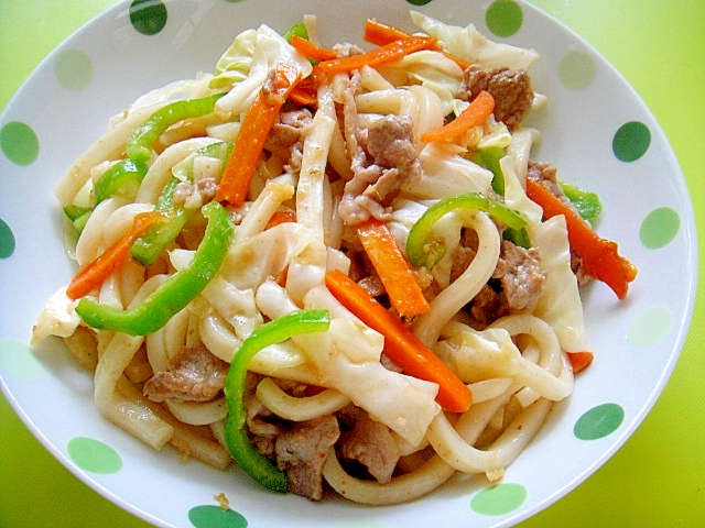 キャベツと豚肉のしょうが風味の焼きうどん