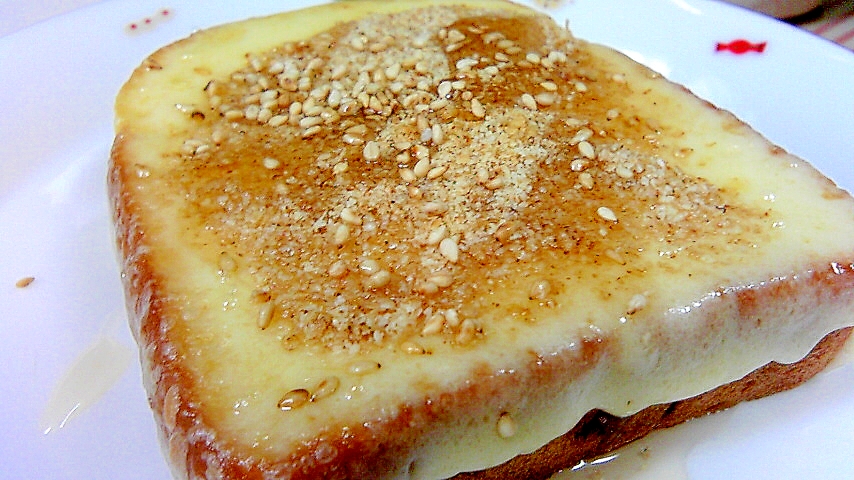 すり胡麻とチーズのトースト
