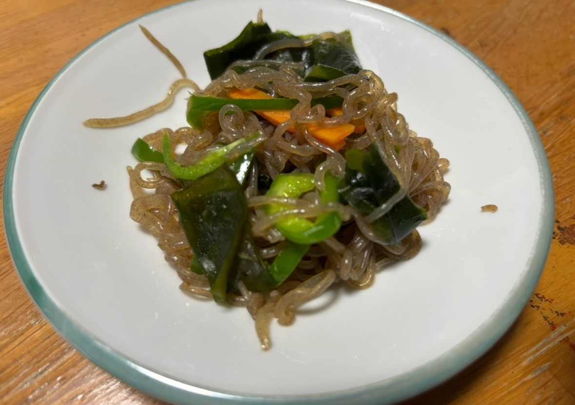 彩りヘルシーこんにゃく炒め