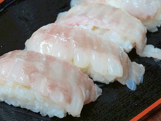 寿司屋の一番人気☆ 「エンガワの握り」