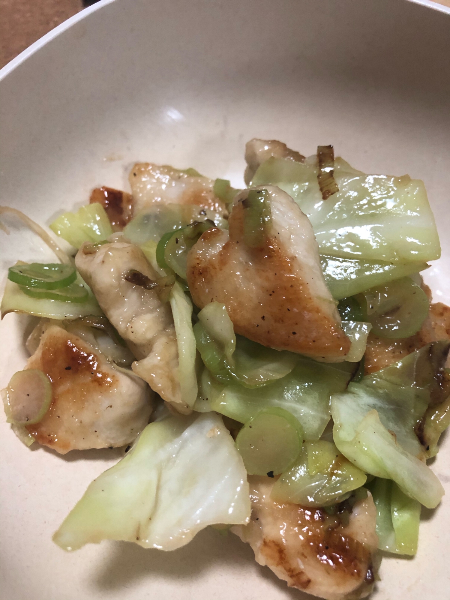 鶏むね肉とキャベツとネギの野菜炒め