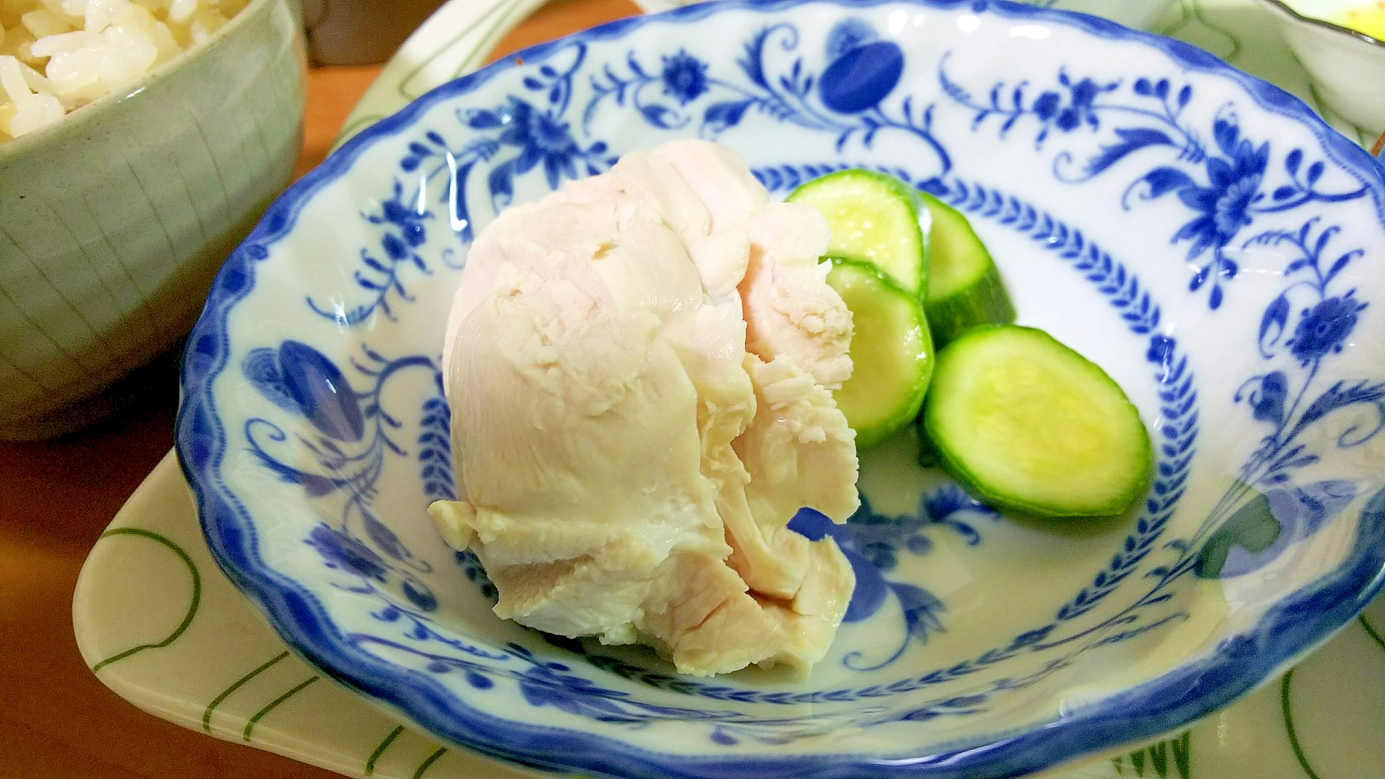 蒸し鶏のズッキーニ漬物添え