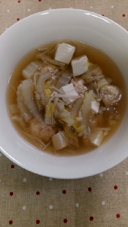 ほんのりしょうがの香りがしてとても美味しかったです(^^)あっさりしたスープが白菜や豆腐にもぴったりでした。これから寒くなるのでぜひまた作りたいです！