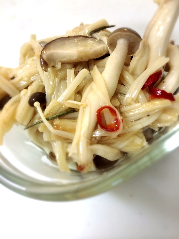 お弁当や常備菜にも きのこのマリネ レシピ 作り方 By Ajisai624 楽天レシピ
