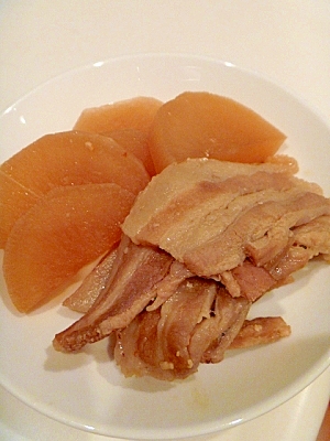 お弁当に◎大根と豚バラ肉のピリ辛煮