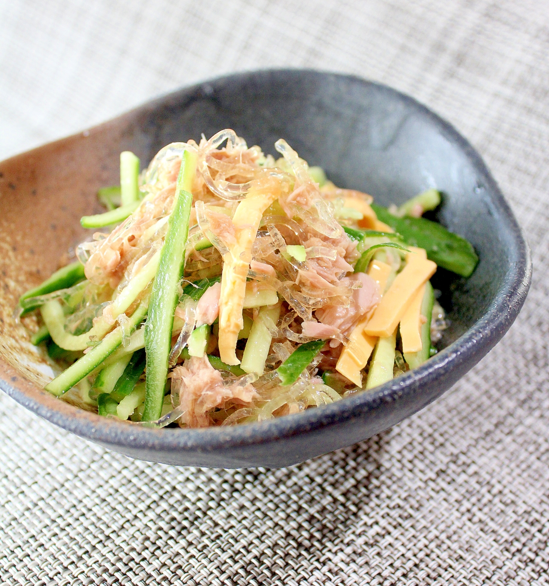 0kcal海藻麺でツナとチーズの春雨風サラダ