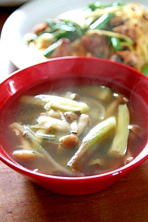 ecoパスタの茹で汁でなすのスープ