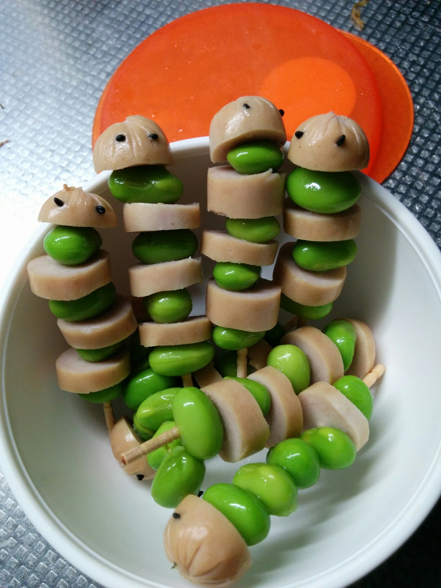 こども喜ぶ☆お弁当に顔付きウインナー枝豆マン☆