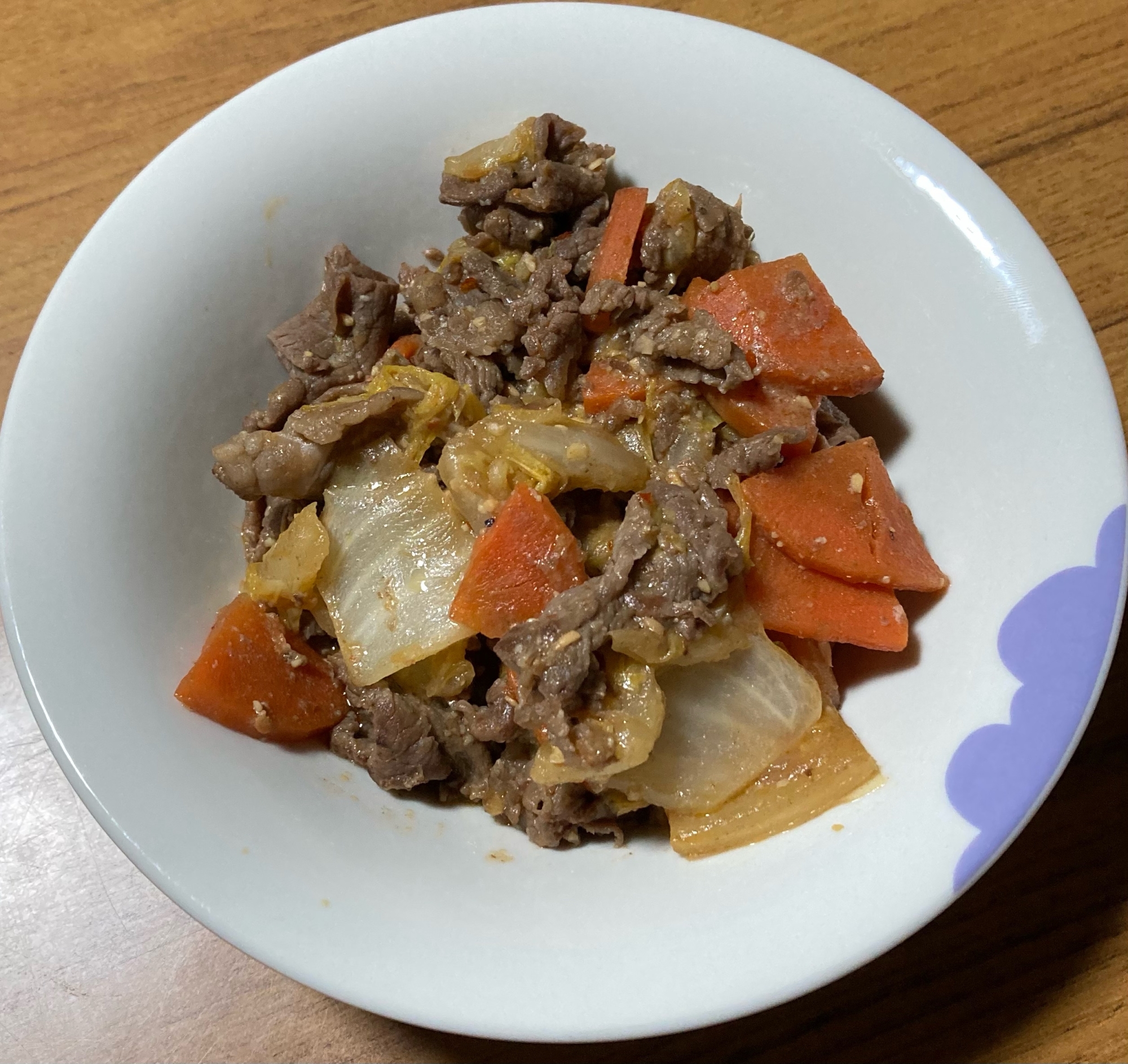 ごはんとよく合う！牛肉と白菜の甘辛みそ炒め