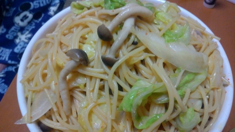 春キャベツとキノコのパスタ