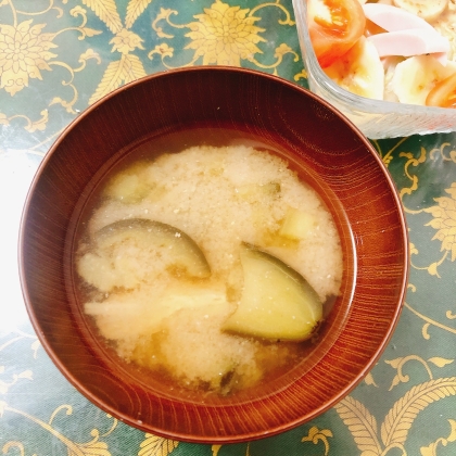なすと小かぶのお味噌汁