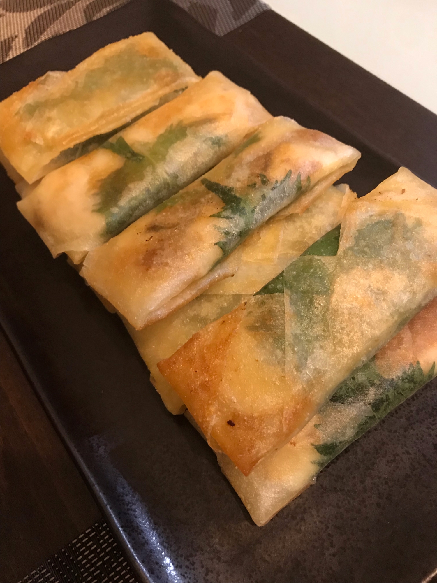 ササミと大葉とチーズの春巻き 揚げ焼き レシピ 作り方 By Kumasanのレシピ 楽天レシピ