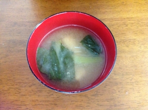 小松菜と油揚げの味噌汁