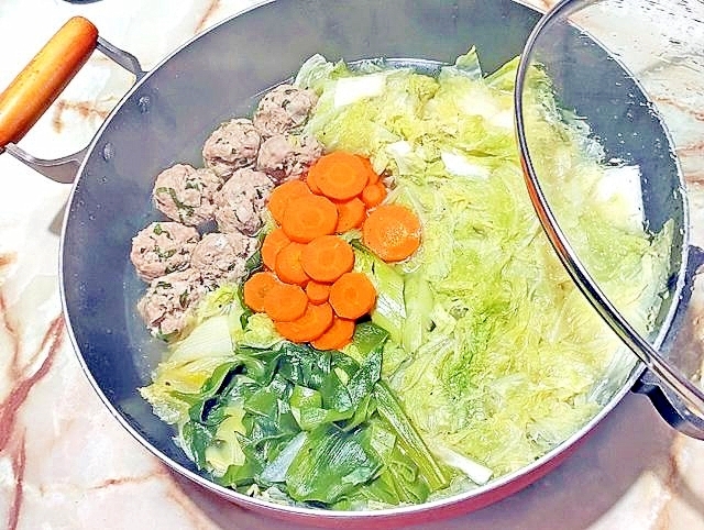 自作のつみれで!白菜とつみれの塩ベース鍋♪