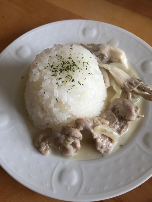 牛肉と玉ねぎのクリーム煮