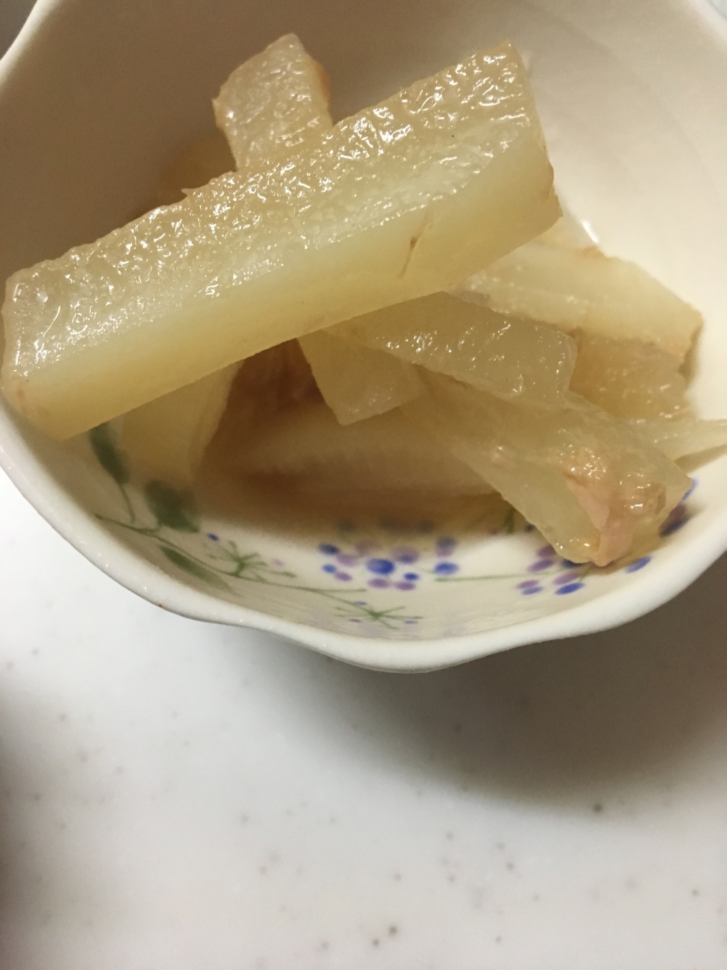 シンプル♪シンプル♪大根とツナ缶の煮物(^○^)