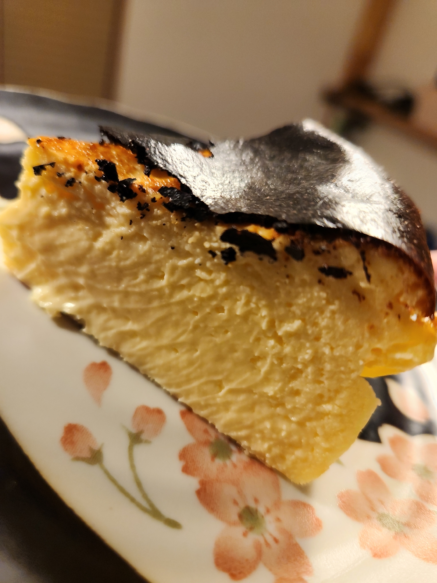 混ぜるだけでしっとりバスクチーズケーキ✨