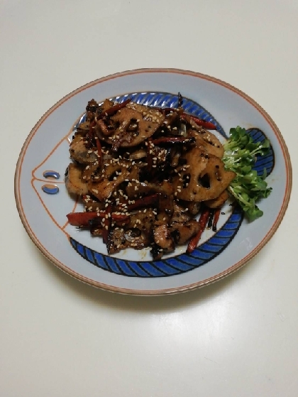 初めまして♬。少し焦がしてしまいましたが、美味しかったです♬。お肉が入ると歯応えもヨイですネ〜(^_^)。美味しいレシピを有難うございました〜♪。