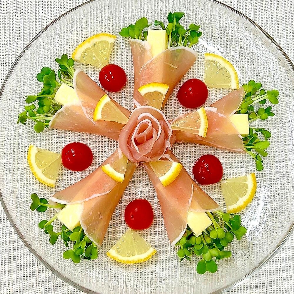簡単！華やか！生ハムとチーズのブーケサラダ