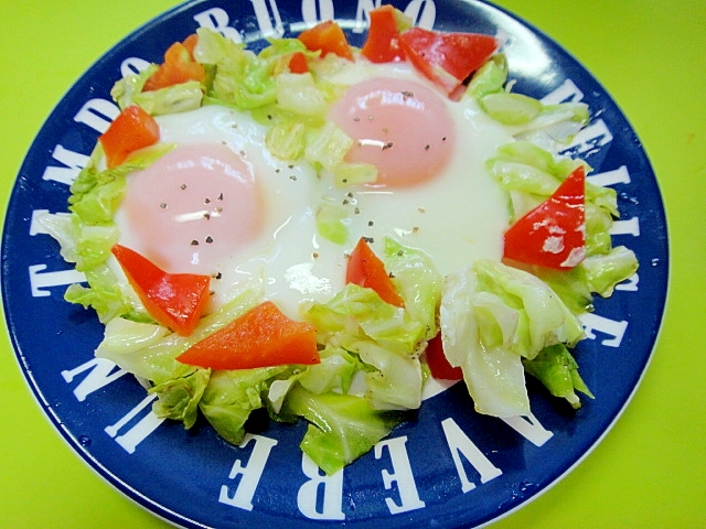 キャベツ炒めと一緒に♡W目玉焼き