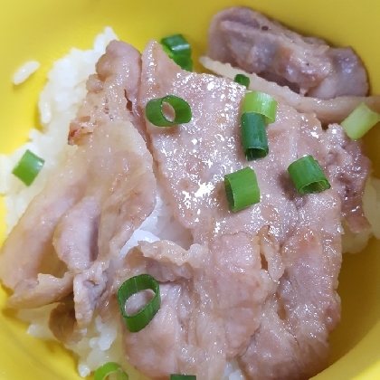 【レンジ調理】ネギ塩豚丼